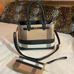Stylish Tan and Black Handbag Set